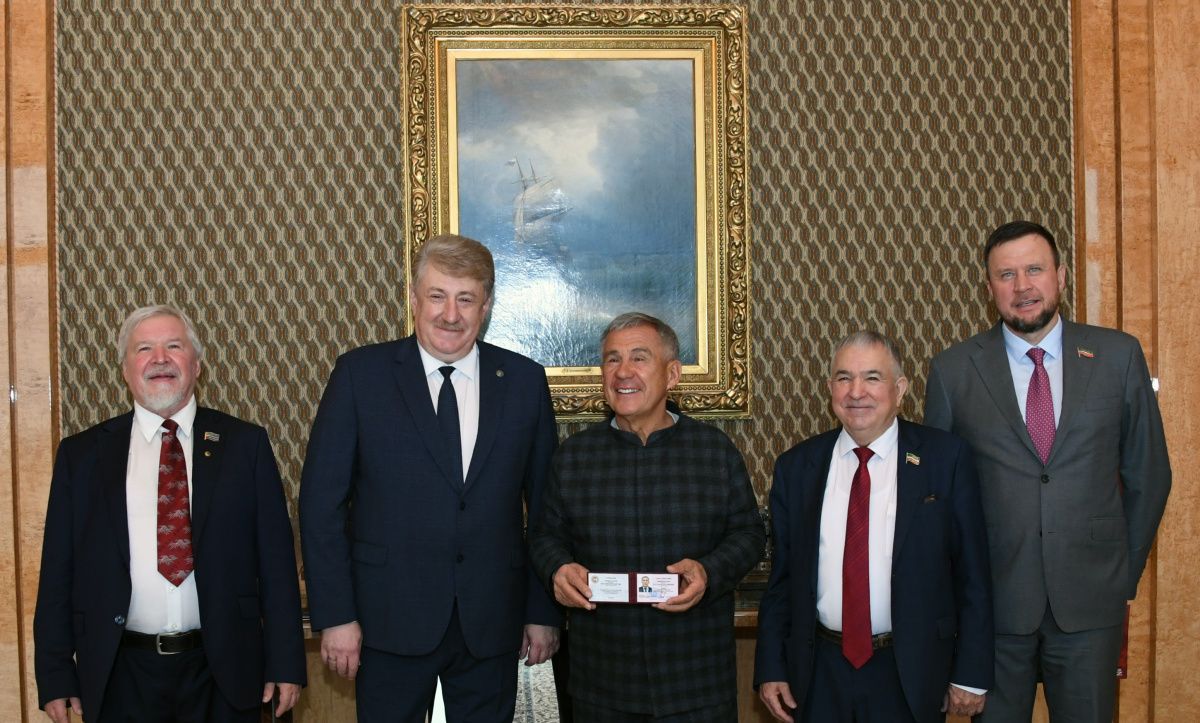 Рустам Минниханов получил удостоверение на пост Раиса Республики Татарстан