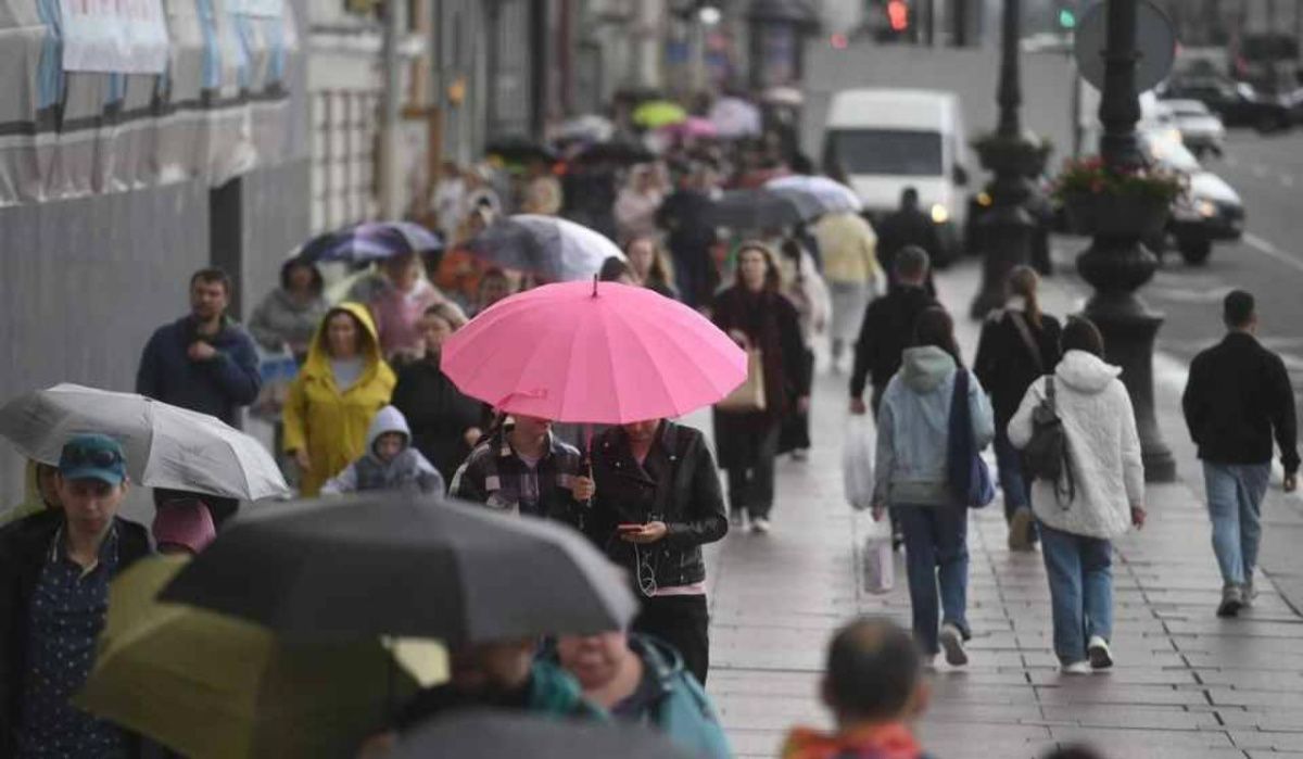 В Петербурге объявлен «желтый» уровень погодной опасности из-за гроз