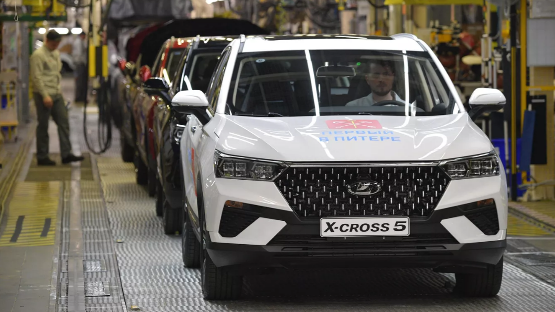 Названа цена нового кроссовера LADA X-Cross 5