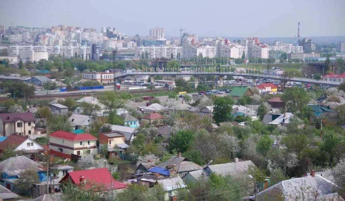 Гладков сообщил о временном закрытии крупных ТЦ, рынков и парков в Белгороде