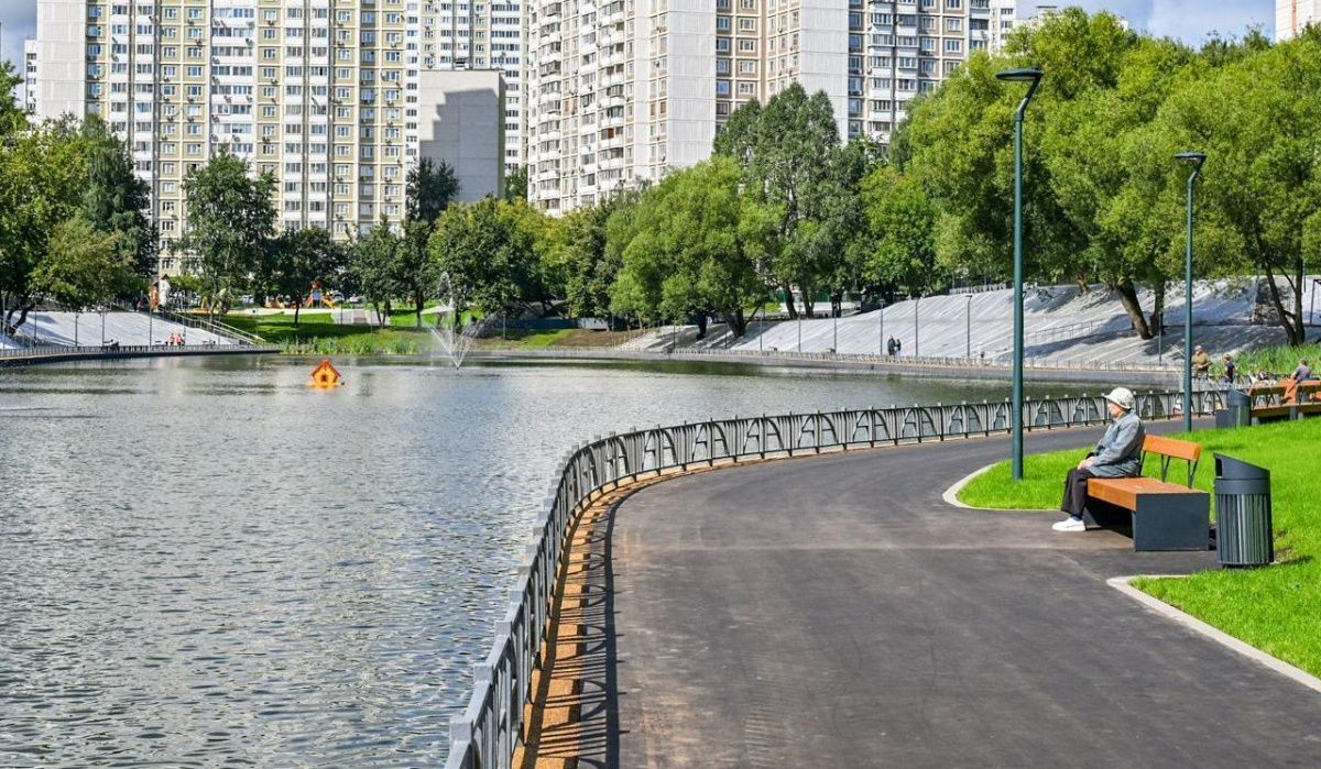 В Москве появилась новая прогулочная зона у Беловежского пруда