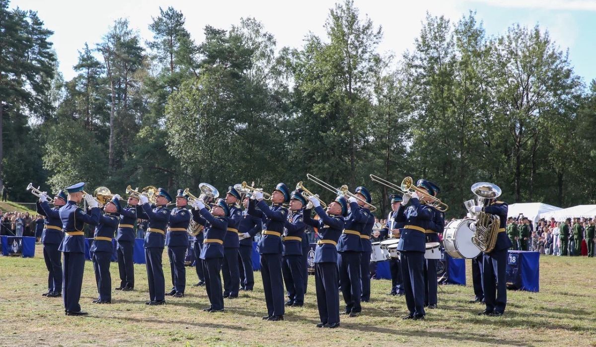 Оркестр академии Можайского исполнит рок-хиты и поп-музыку в сквере Петербурга