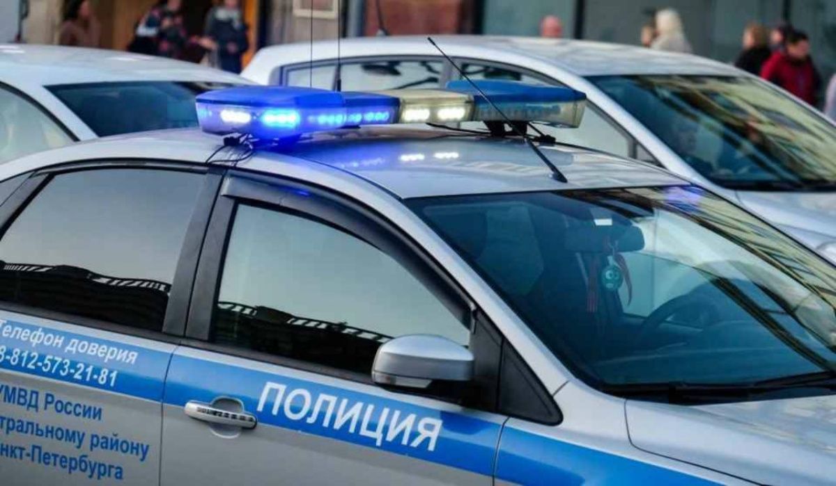 Более 720 водителей оштрафовали в Петербурге за объезд пробки по обочине