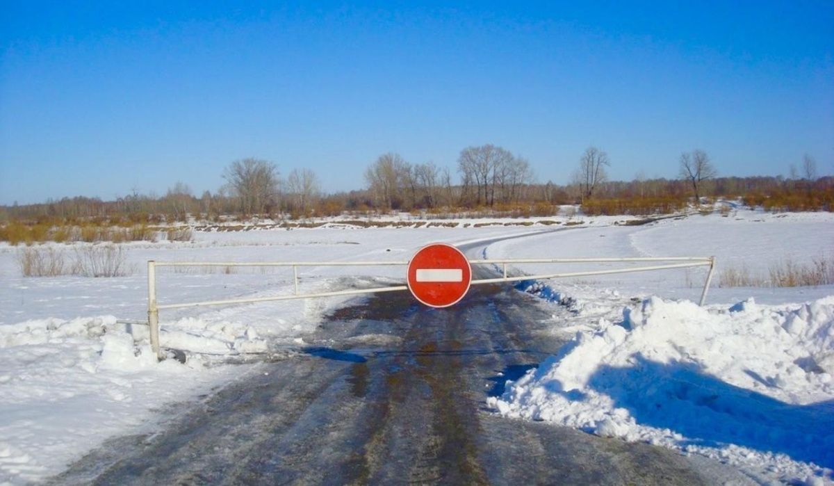 В Перми два подростка чуть не задохнулись подо льдом