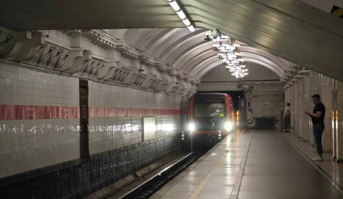Проход на станцию метро «Лесная» в Петербурге будет ограничен до конца года