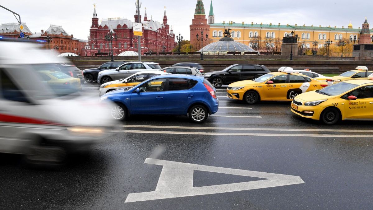 В Москве появляются новые выделенные полосы