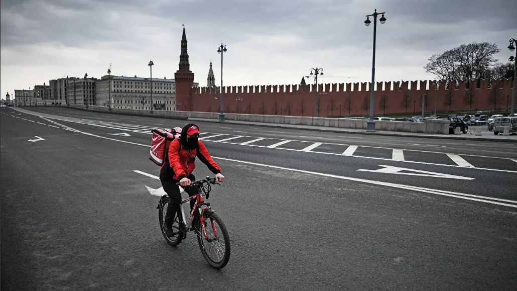 Собянин продлил коронавирусные ограничения в Москве