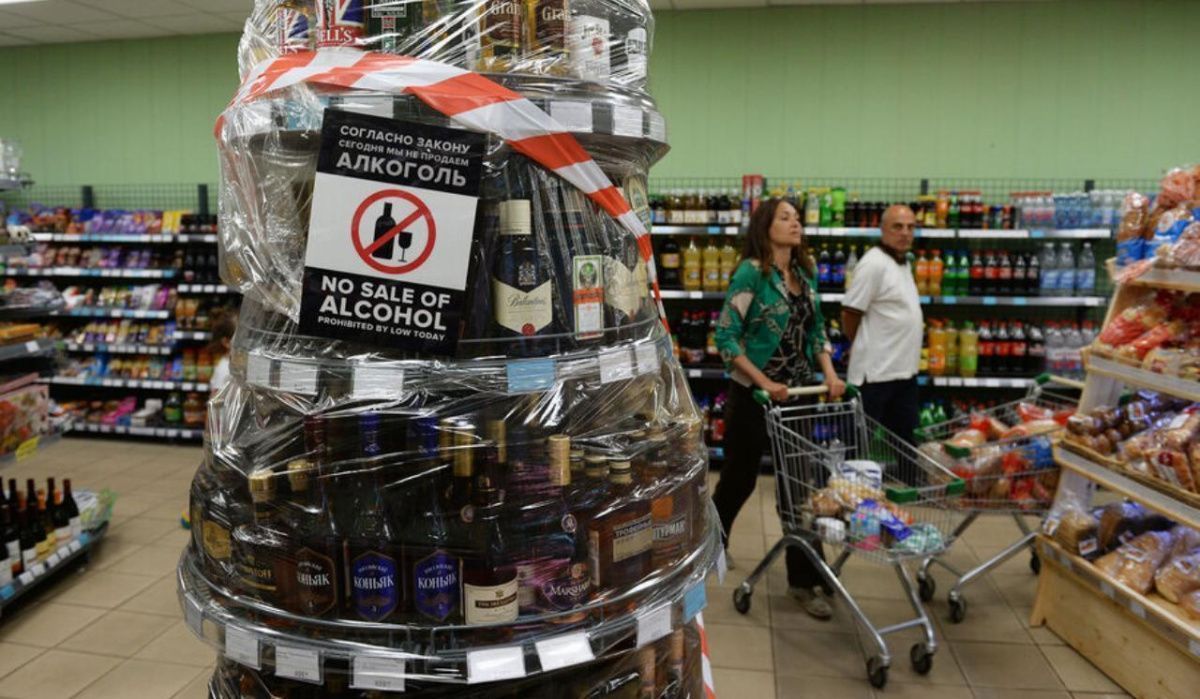 В Подмосковье разрешат продажу алкоголя в общепите во дворах на два часа в день