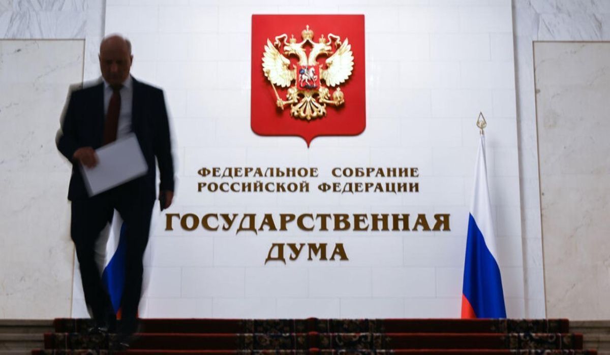Госдума одобрила заочное судопроизводство для граждан, покинувших Россию