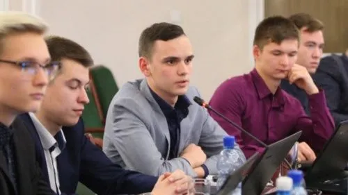 В Самарской области изъяли удостоверение у молодёжного министра из-за инцидента со стрельбой из АК-47